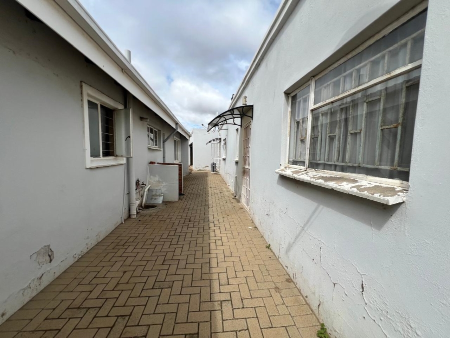 5 Bedroom Property for Sale in Blomanda Free State